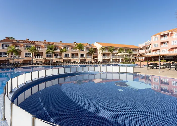 Apartment El Duque 4*